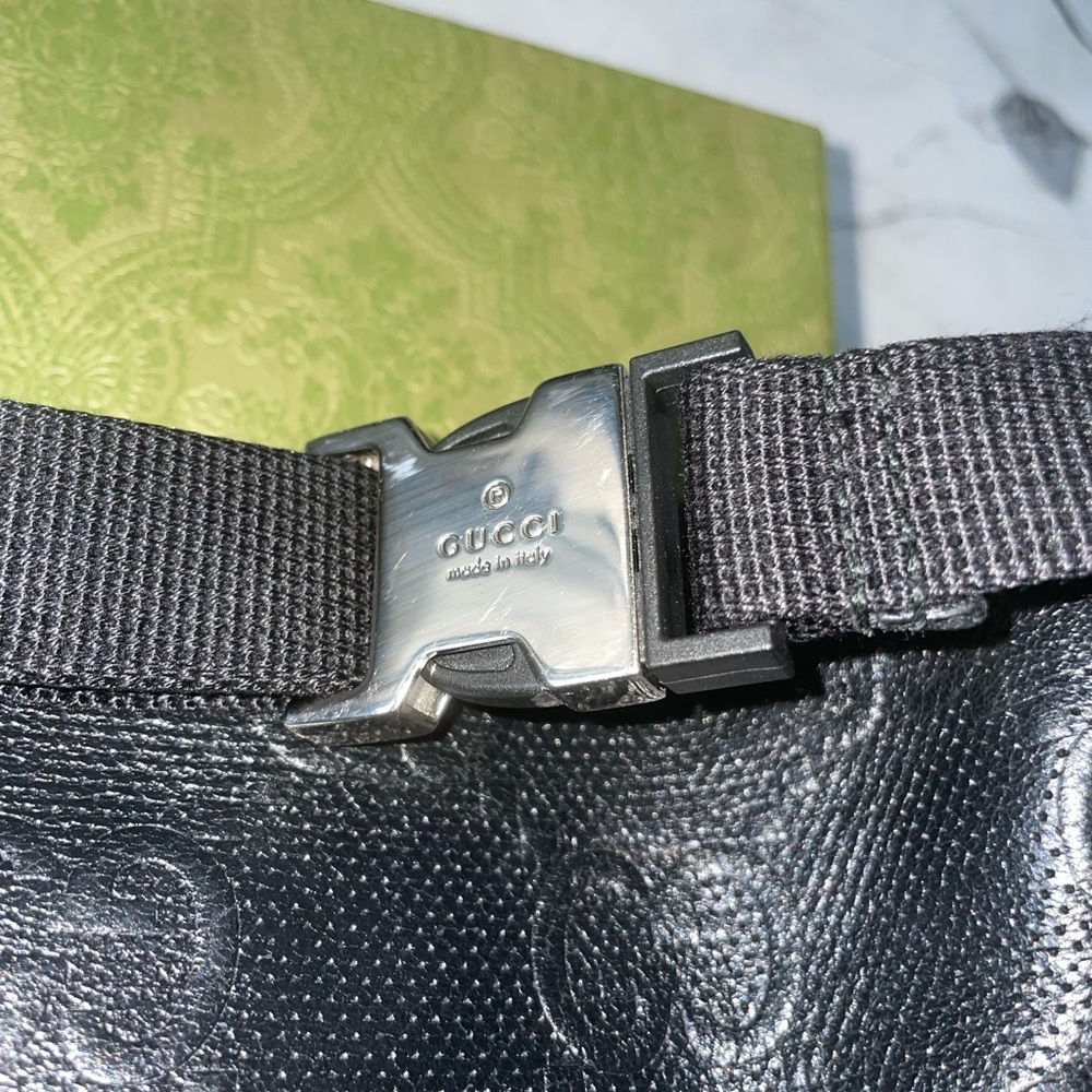 Gucci Black Embossed Leather Belt Bag - Picture 6 of 11